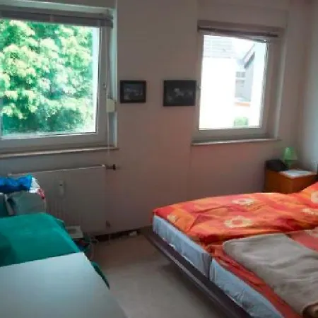 - Separates, Privates * Düsseldorf